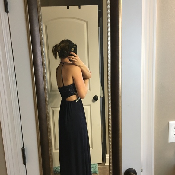 ❤️B. Darlin Gown - Picture 2 of 7